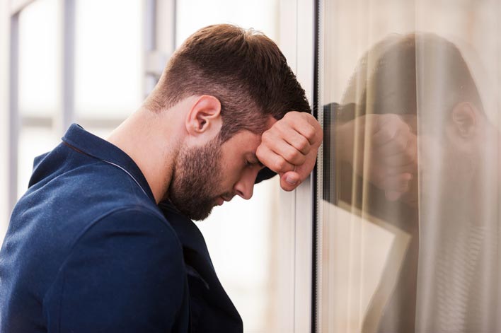 مهمترین علائم افسردگی در مردان چیست؟
